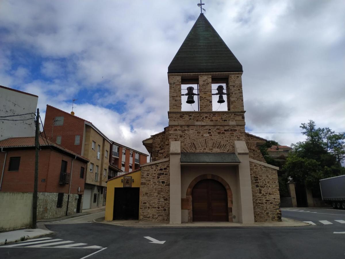 Edificio Valles Del Lupulo Astorga Exteriör bild